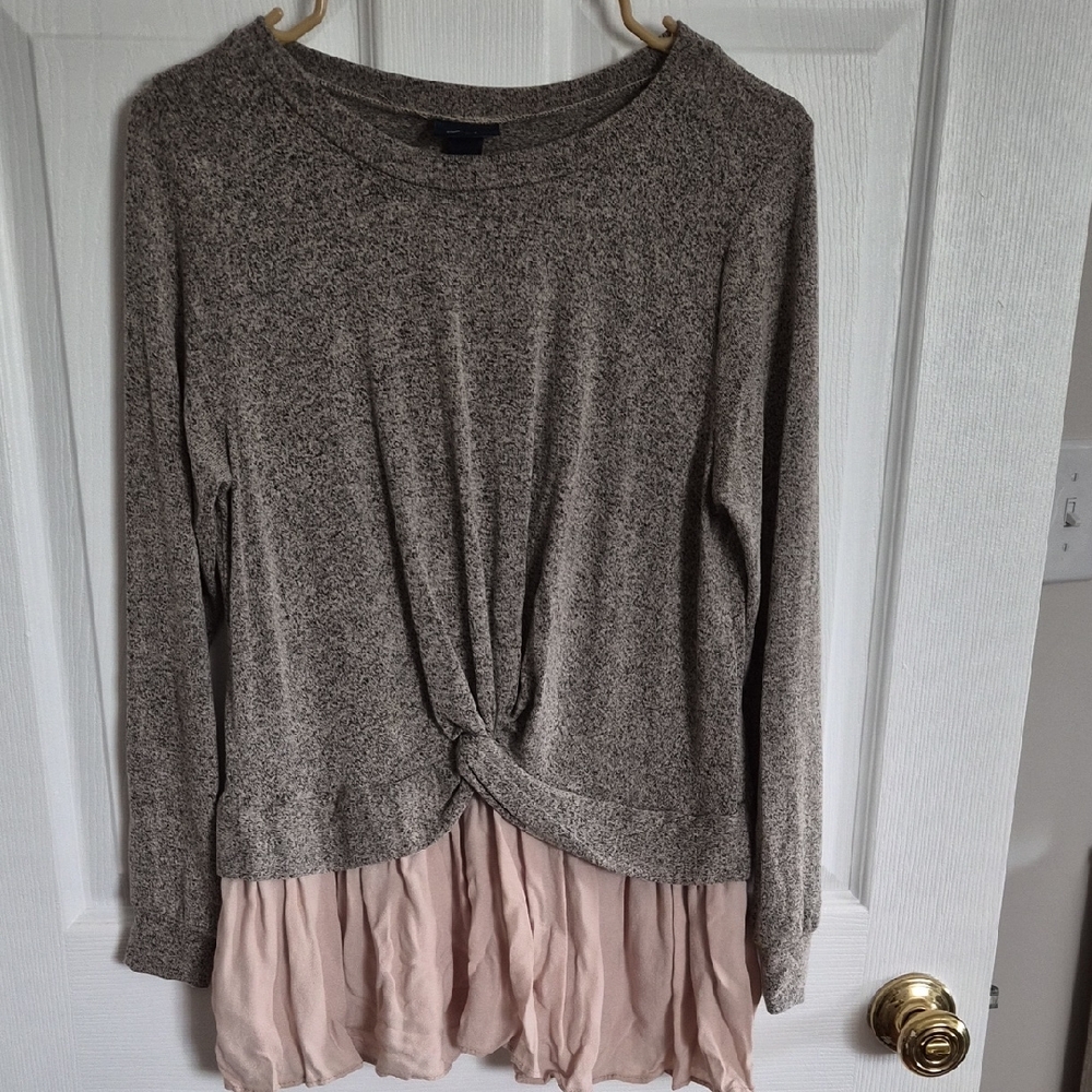 Daytrip Heathered Gray and Blush Knotted Blouse